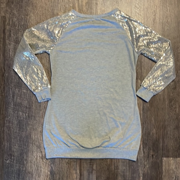 Dress - Picture 5 of 5